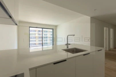Apartamento T3 para Venda em Algés, Linda-A-Velha e Cruz Quebrada-Dafundo