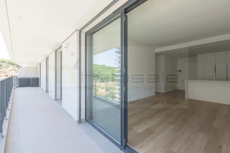 Apartamento T3 para Venda em Algés, Linda-A-Velha e Cruz Quebrada-Dafundo Foto 2
