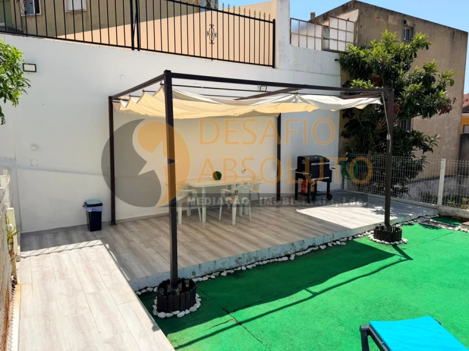 Moradia T3 para Venda em Laranjeiro e Feijó Foto 32