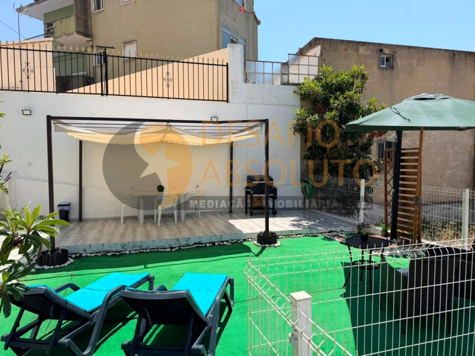 Moradia T3 para Venda em Laranjeiro e Feijó Foto 30