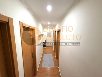 Moradia T3 para Venda em Laranjeiro e Feijó