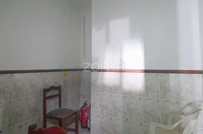 Terreno Comércio / Armazém para Arrendamento em Abrunheira, Verride e Vila Nova da Barca