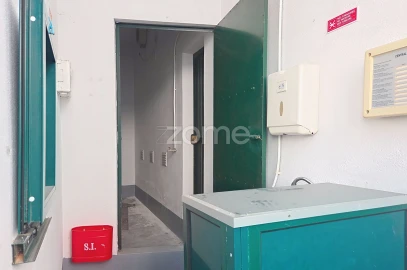 Terreno Comércio / Armazém para Arrendamento em Abrunheira, Verride e Vila Nova da Barca