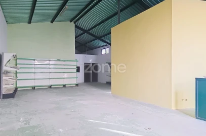 Terreno Comércio / Armazém para Arrendamento em Abrunheira, Verride e Vila Nova da Barca