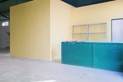 Terreno Comércio / Armazém para Arrendamento em Abrunheira, Verride e Vila Nova da Barca