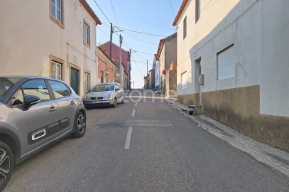 Terreno Comércio / Armazém para Arrendamento em Abrunheira, Verride e Vila Nova da Barca