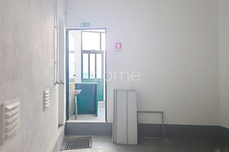 Terreno Comércio / Armazém para Arrendamento em Abrunheira, Verride e Vila Nova da Barca Foto 18
