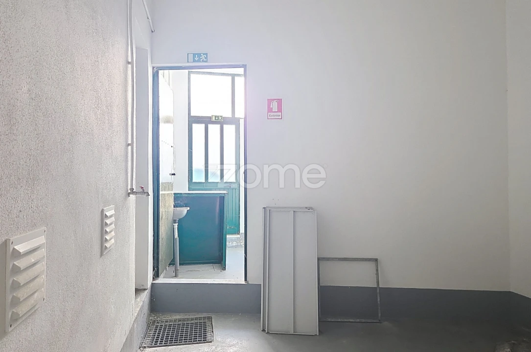 Terreno Comércio / Armazém para Arrendamento em Abrunheira, Verride e Vila Nova da Barca Foto 18