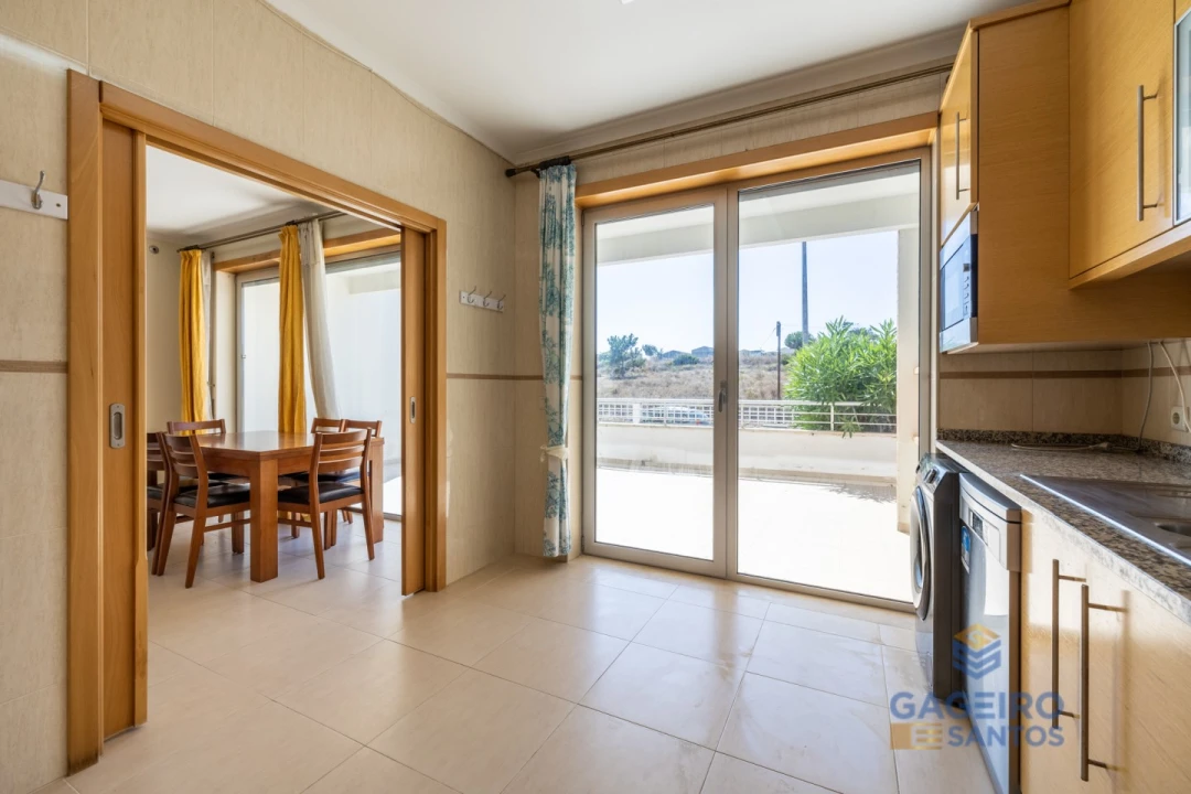 Apartamento T3 para Venda em São Martinho do Porto Foto 8