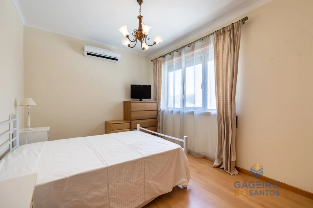 Apartamento T3 para Venda em São Martinho do Porto Foto 23