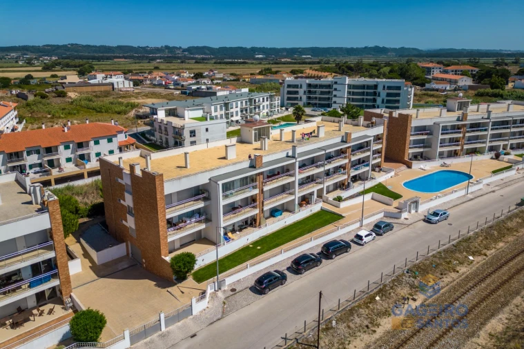 Apartamento T3 para Venda em São Martinho do Porto Foto 33