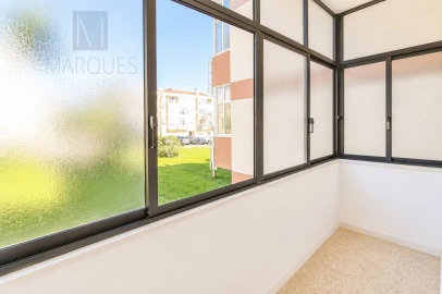Apartamento T3 para Venda em Laranjeiro e Feijó