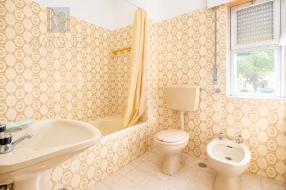 Apartamento T3 para Venda em Laranjeiro e Feijó
