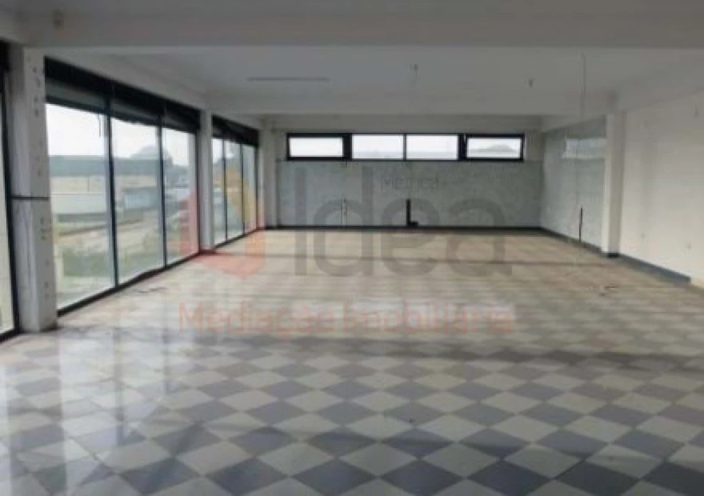 Armazém para Venda em Quinta do Anjo Foto 2