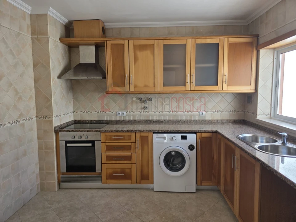 Apartamento T1 para Venda em Atouguia da Baleia Foto 5