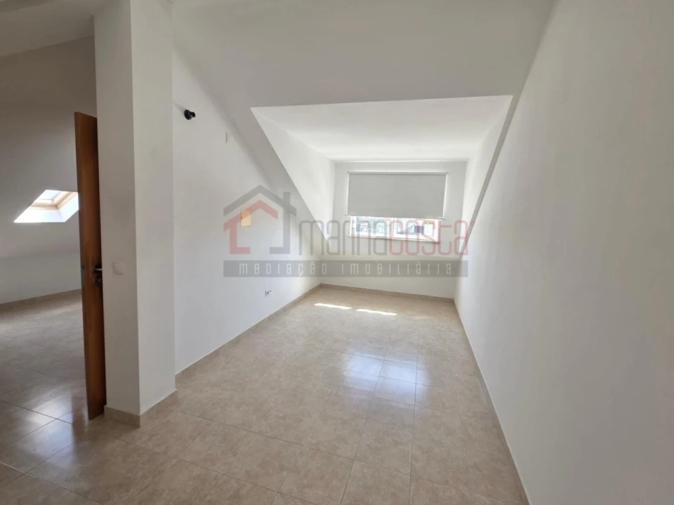 Apartamento T1 para Venda em Atouguia da Baleia Foto 12
