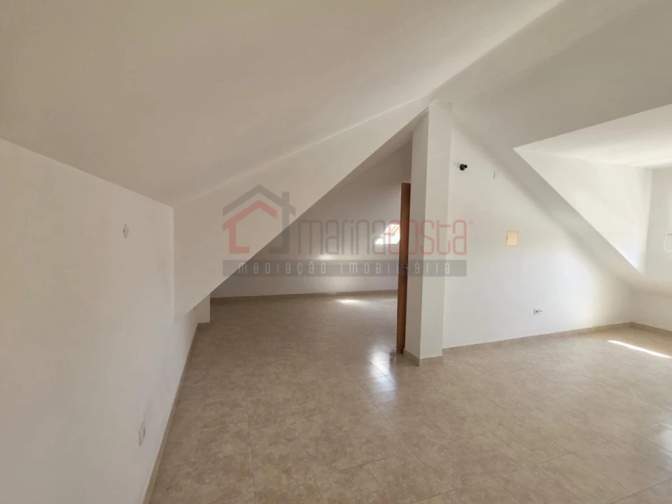 Apartamento T1 para Venda em Atouguia da Baleia Foto 14
