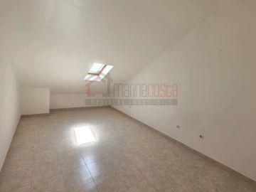 Apartamento T1 para Venda em Atouguia da Baleia