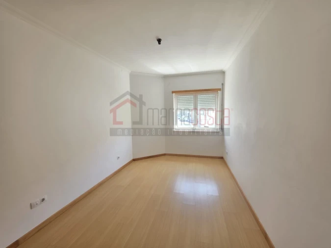 Apartamento T1 para Venda em Atouguia da Baleia Foto 8