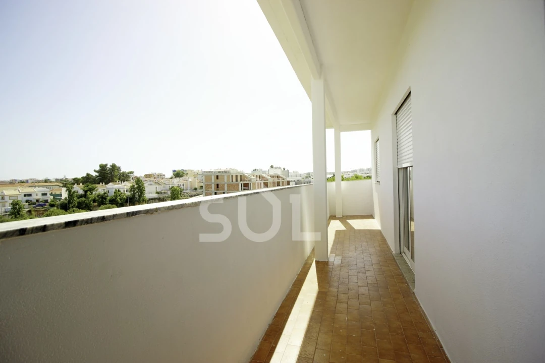 Apartamento T3 para Venda em Portimão Foto 5