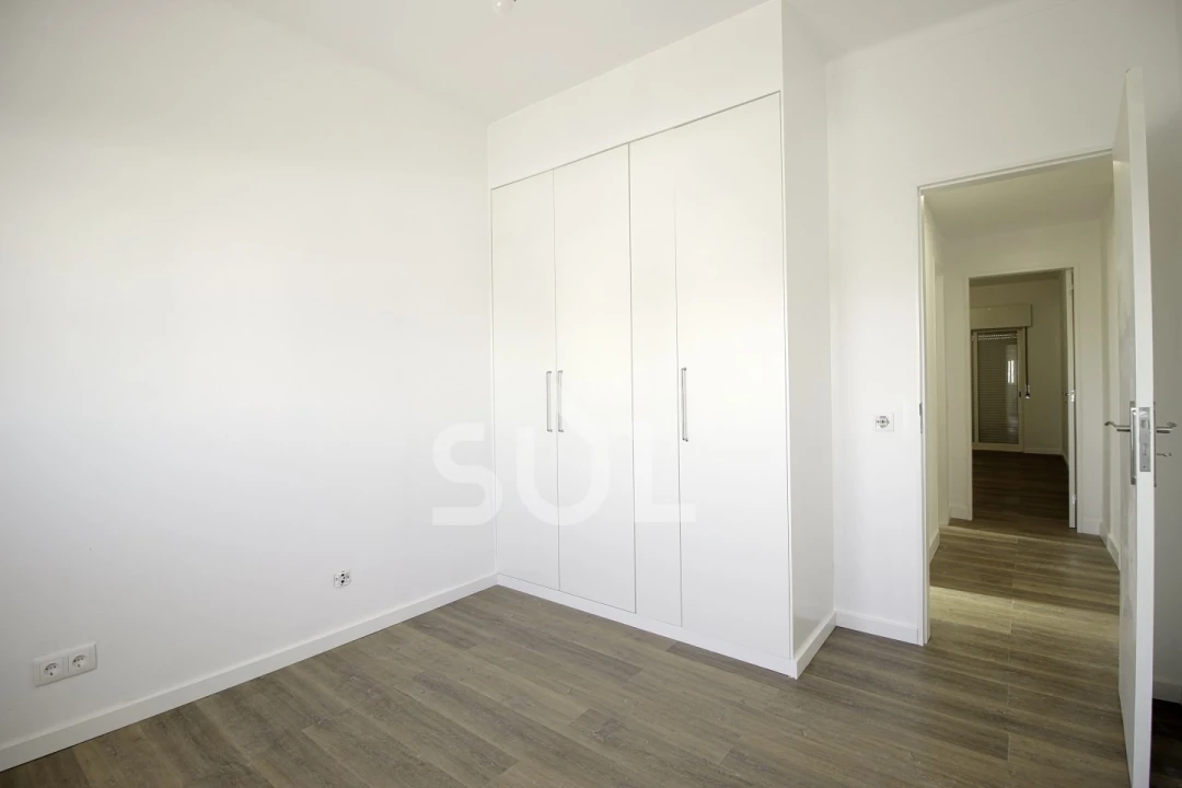 Apartamento T3 para Venda em Portimão Foto 9