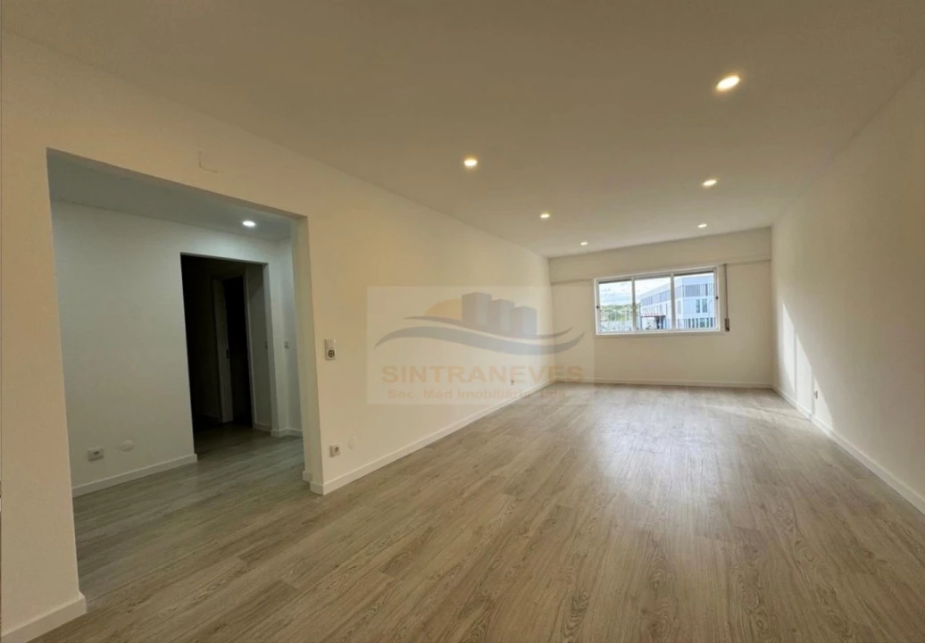 Apartamento T2 para Venda em Algueirão-Mem Martins Foto 3