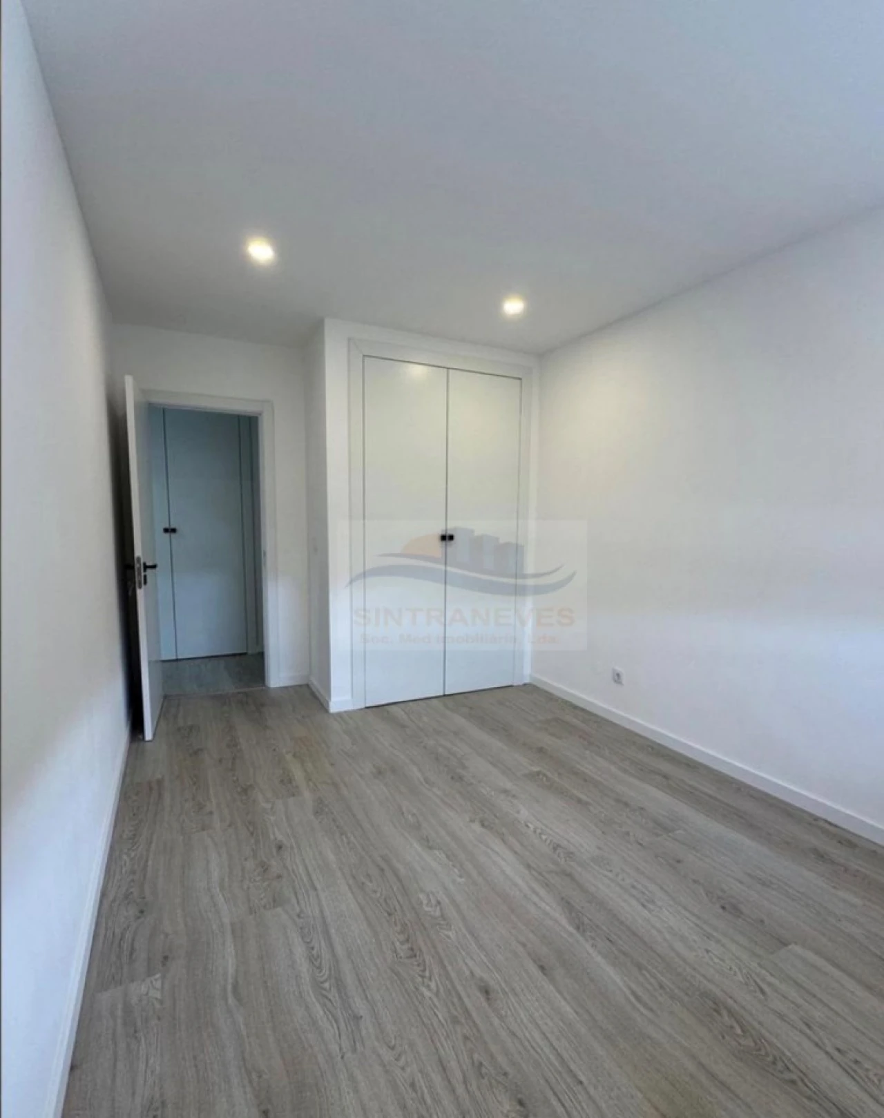 Apartamento T2 para Venda em Algueirão-Mem Martins Foto 11