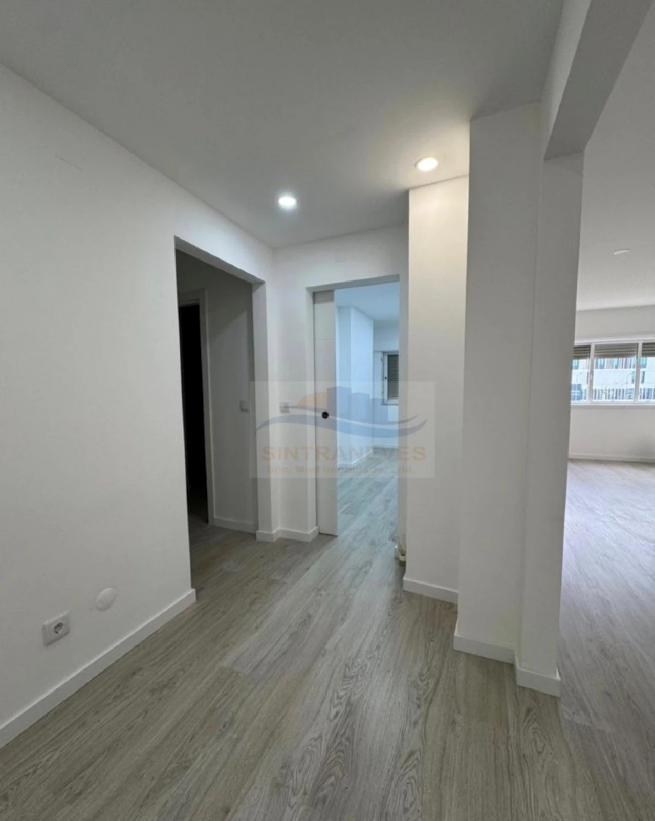 Apartamento T2 para Venda em Algueirão-Mem Martins Foto 13