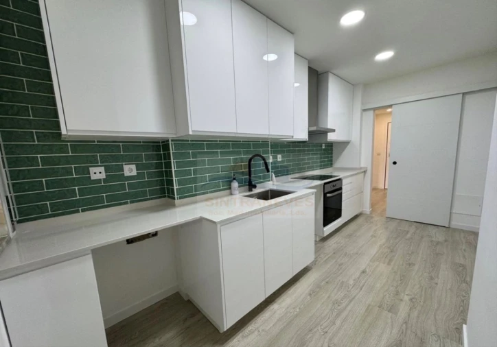 Apartamento T2 para Venda em Algueirão-Mem Martins Foto 4