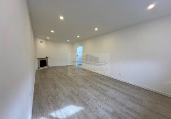 Apartamento T2 para Venda em Algueirão-Mem Martins Foto 5