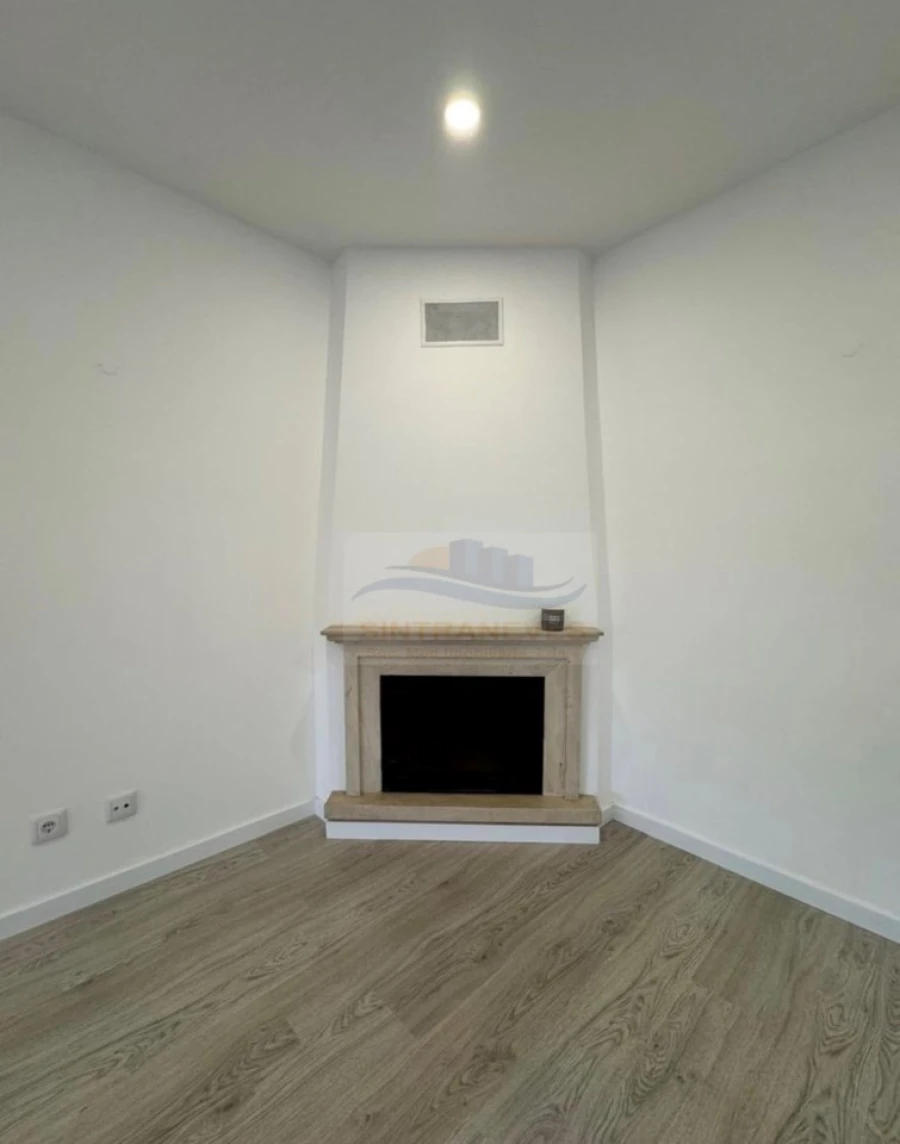 Apartamento T2 para Venda em Algueirão-Mem Martins Foto 8