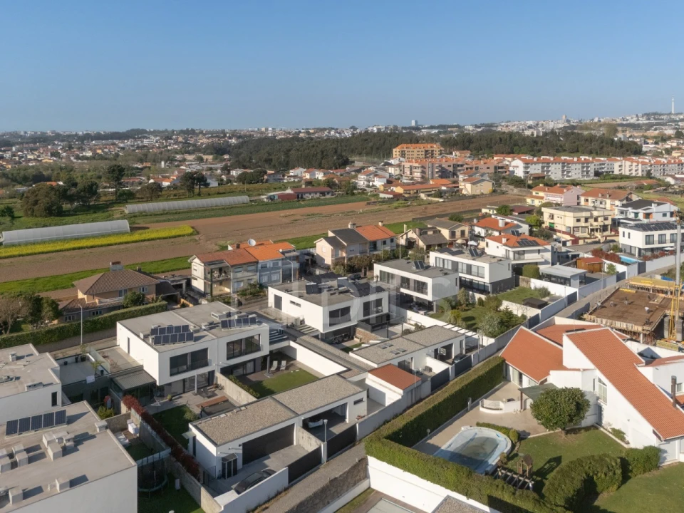 Moradia T5 para Venda em Gulpilhares e Valadares Foto 53