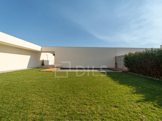Moradia T5 para Venda em Gulpilhares e Valadares Foto 39