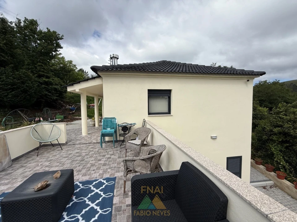 Moradia T2 para Venda em Sabadim Foto 17