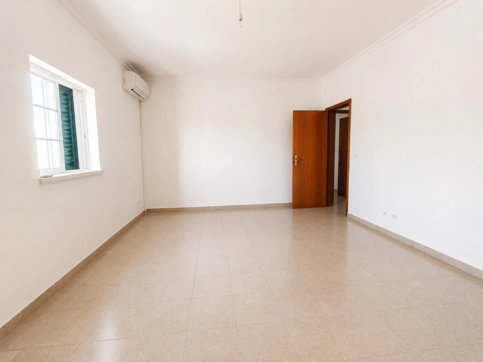 Moradia T4 para Venda em Fronteira Foto 17