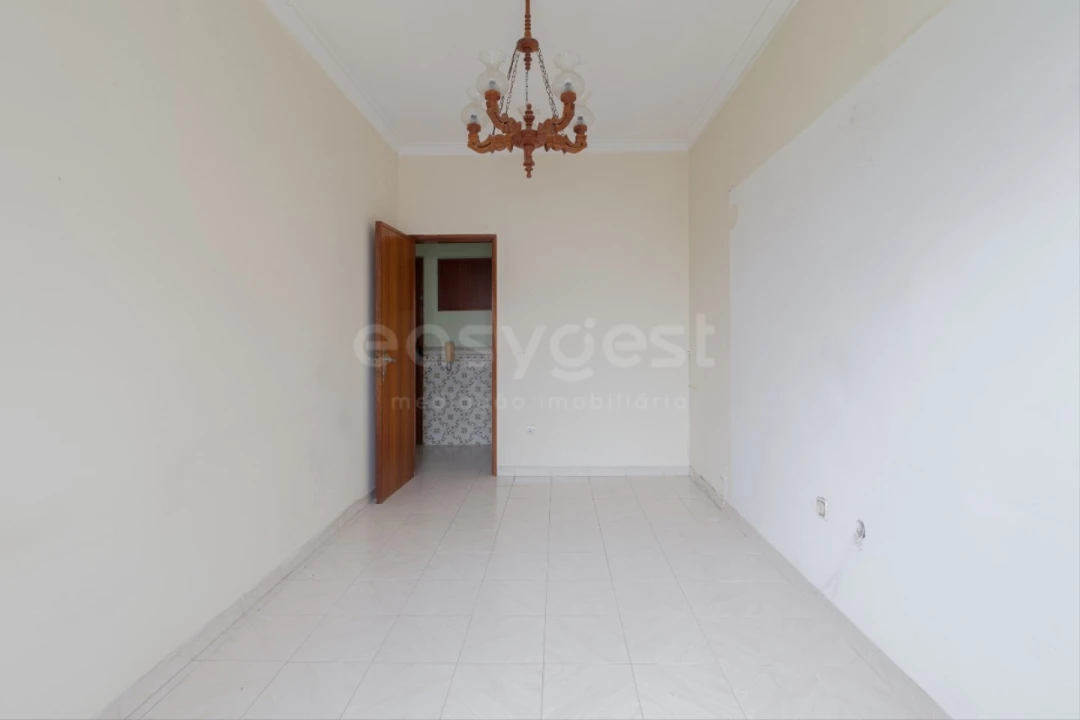 Apartamento T3 para Venda em Baixa da Banheira e Vale da Amoreira Foto 2