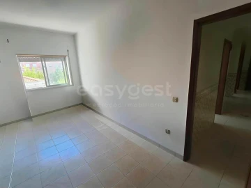 Apartamento T3 para Venda em Baixa da Banheira e Vale da Amoreira