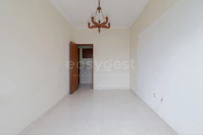 Apartamento T3 para Venda em Baixa da Banheira e Vale da Amoreira