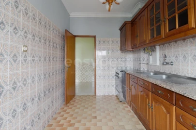 Apartamento T3 para Venda em Baixa da Banheira e Vale da Amoreira
