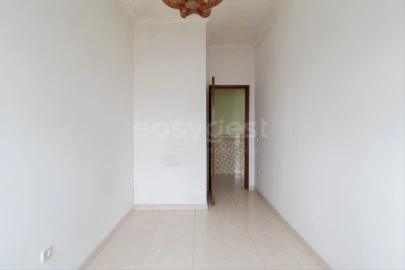 Apartamento T3 para Venda em Baixa da Banheira e Vale da Amoreira