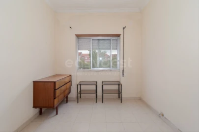 Apartamento T3 para Venda em Baixa da Banheira e Vale da Amoreira