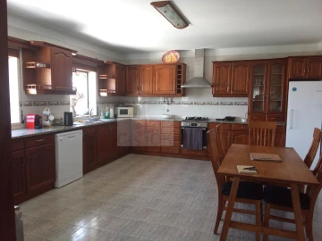 Moradia T6 para Venda em A dos Negros