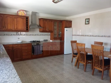 Moradia T6 para Venda em A dos Negros