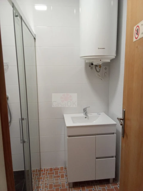 Moradia T6 para Venda em A dos Negros