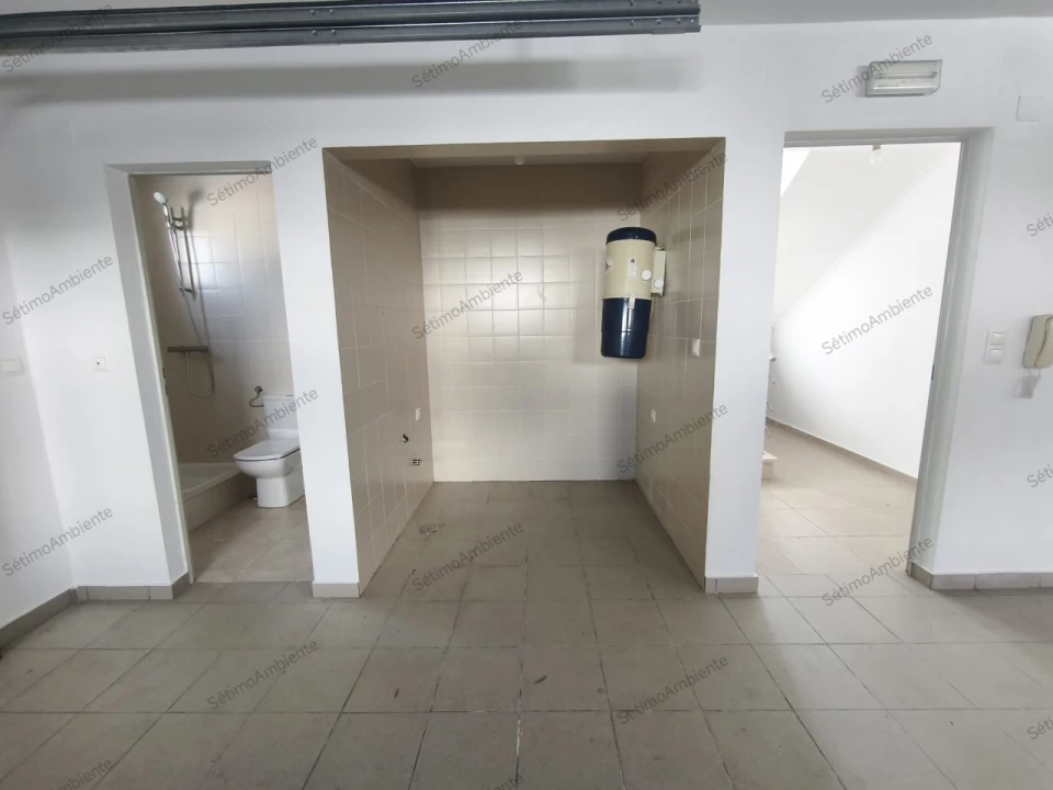 Moradia T5 para Venda em Laranjeiro e Feijó Foto 4