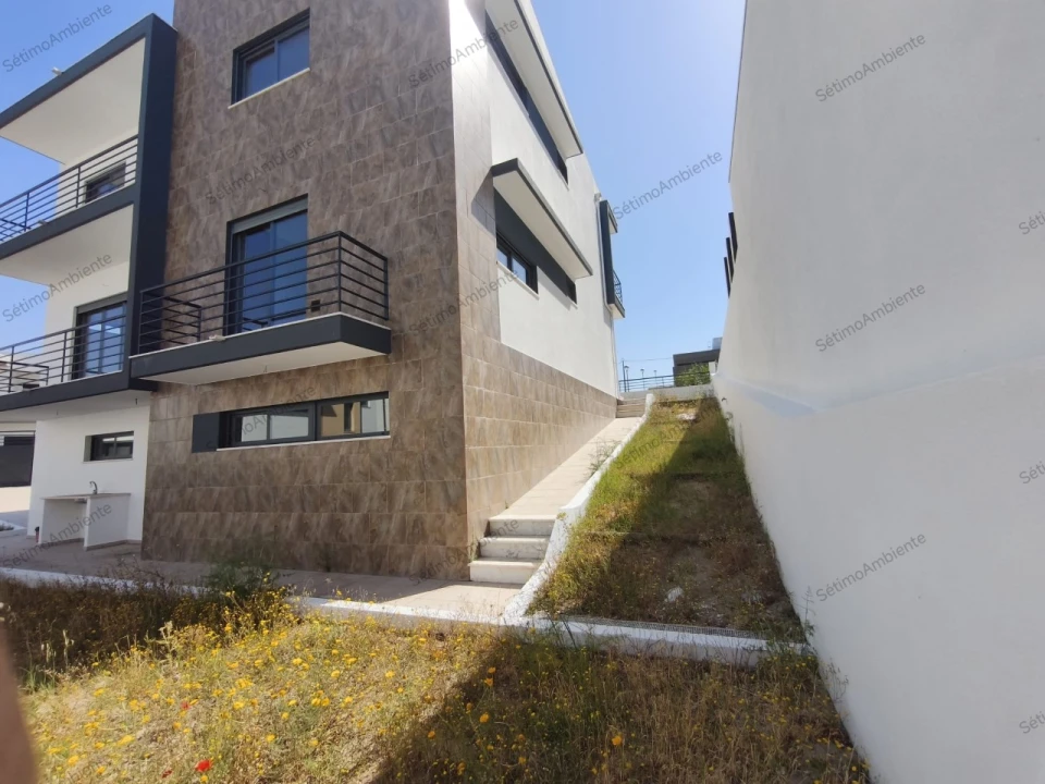 Moradia T5 para Venda em Laranjeiro e Feijó Foto 31