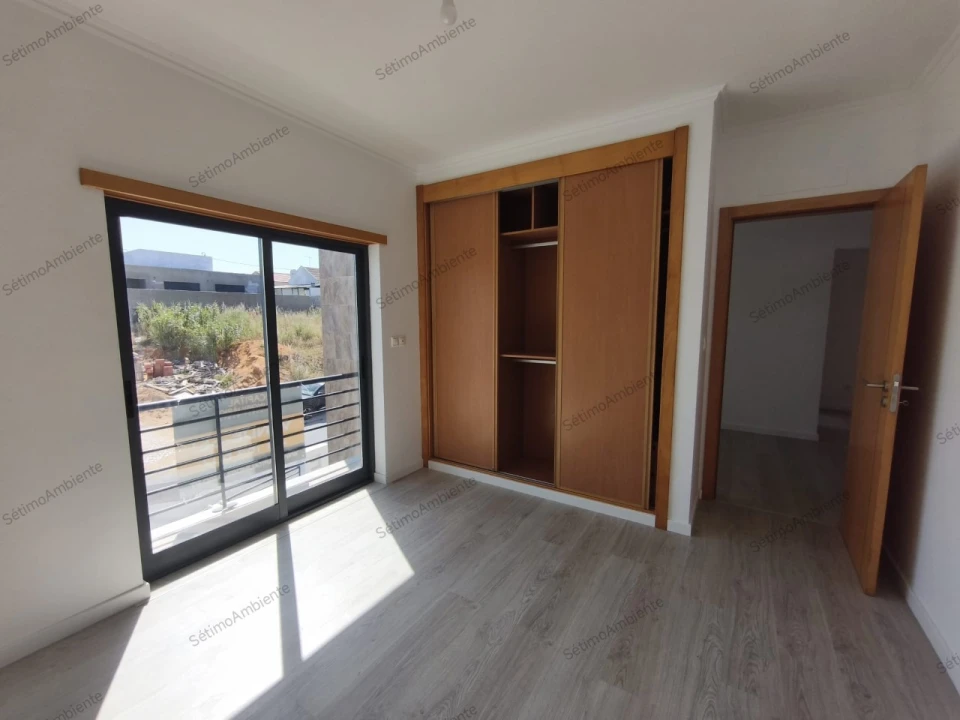 Moradia T5 para Venda em Laranjeiro e Feijó Foto 33