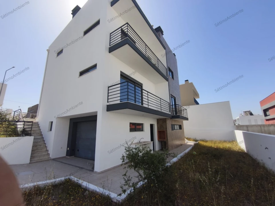 Moradia T5 para Venda em Laranjeiro e Feijó Foto 34