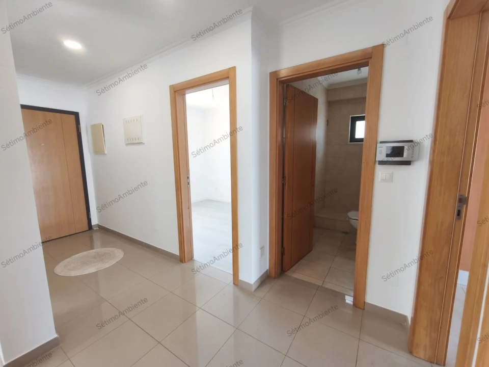 Moradia T5 para Venda em Laranjeiro e Feijó Foto 40