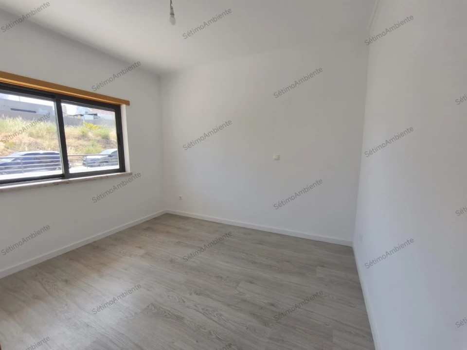 Moradia T5 para Venda em Laranjeiro e Feijó Foto 45